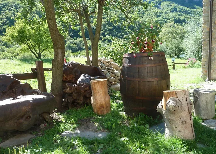 La Peiro Douco Casa de Campo Roure Turin